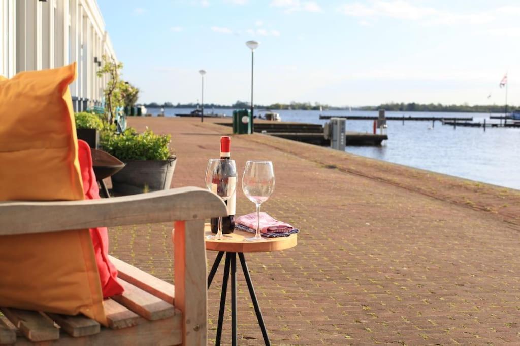 Luxury Harbour Suite With Private Parking Loosdrecht Exterior photo